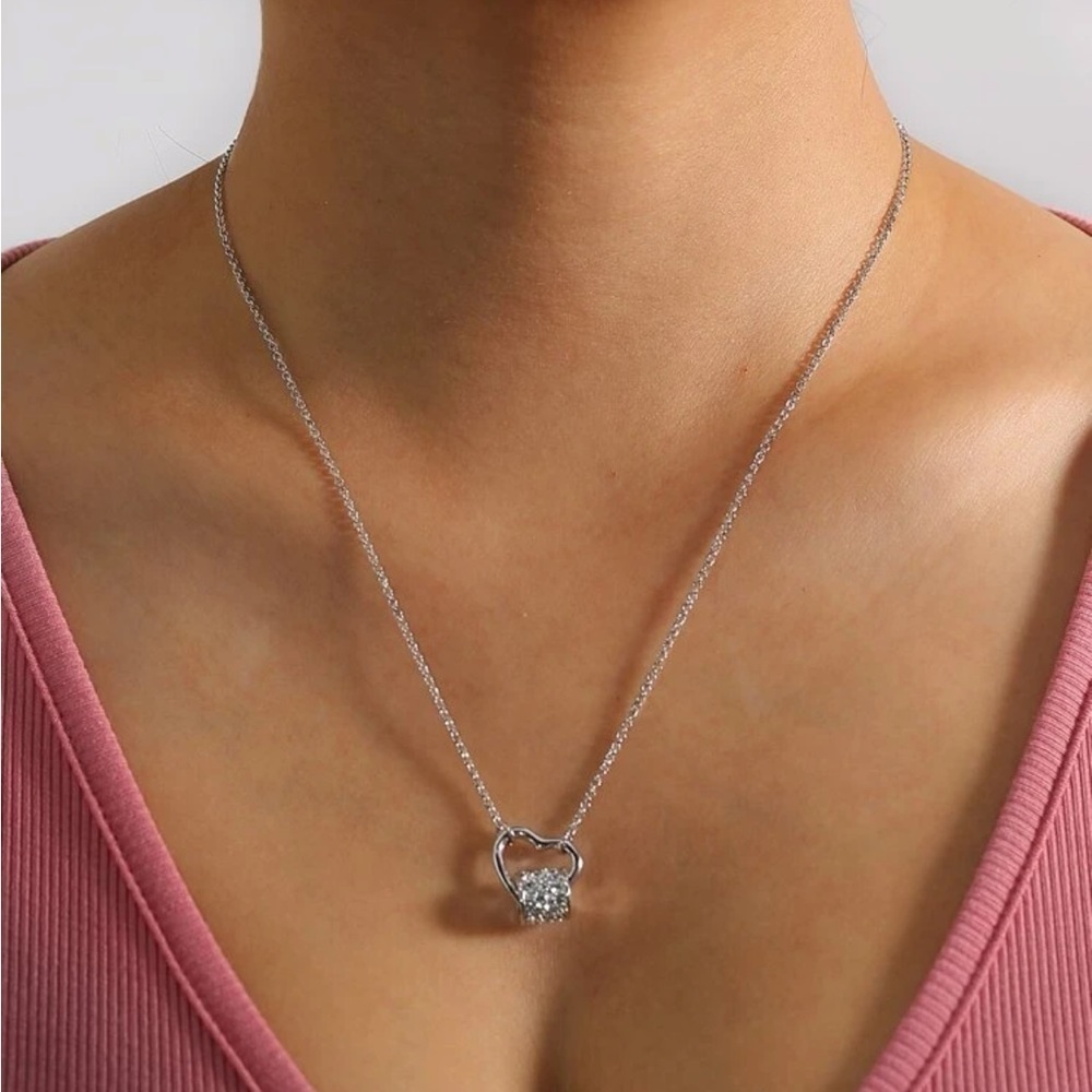 ✨ gorgeous heart ♥️ necklace ⭐️​​​​​​​